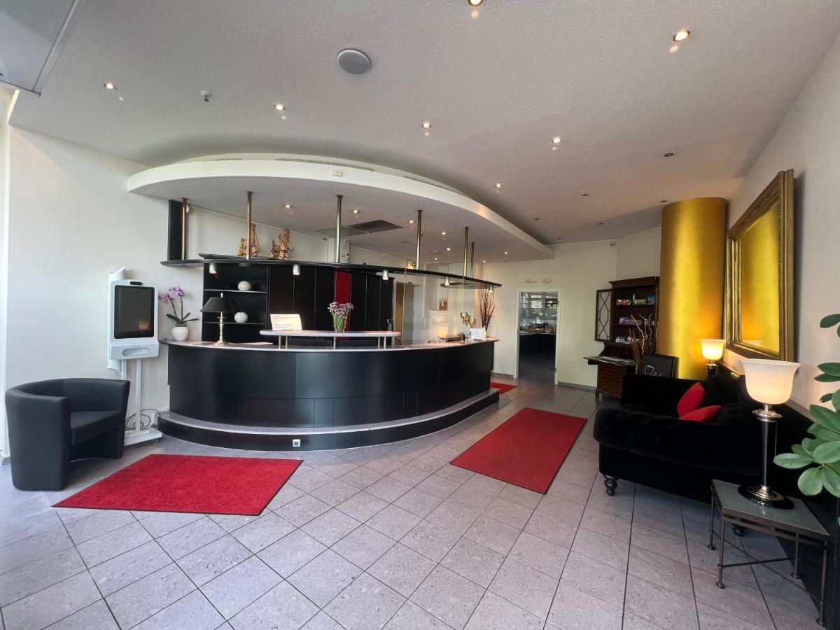 Hotel Mozart Traunreut Buitenkant foto