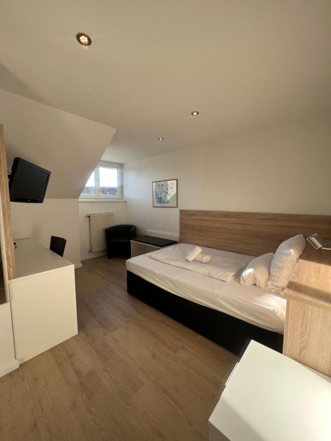 Hotel Mozart Traunreut Buitenkant foto