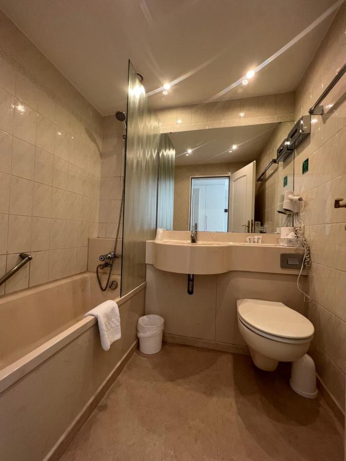 Hotel Mozart Traunreut Buitenkant foto