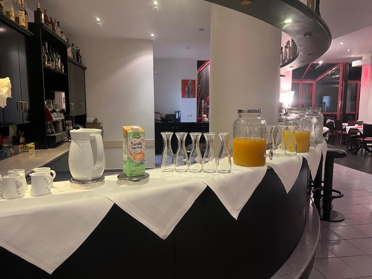 Hotel Mozart Traunreut Buitenkant foto