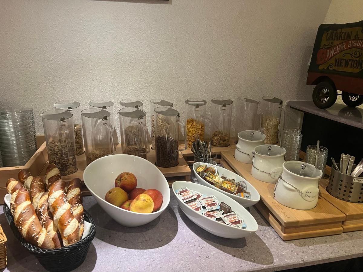 Hotel Mozart Traunreut Buitenkant foto