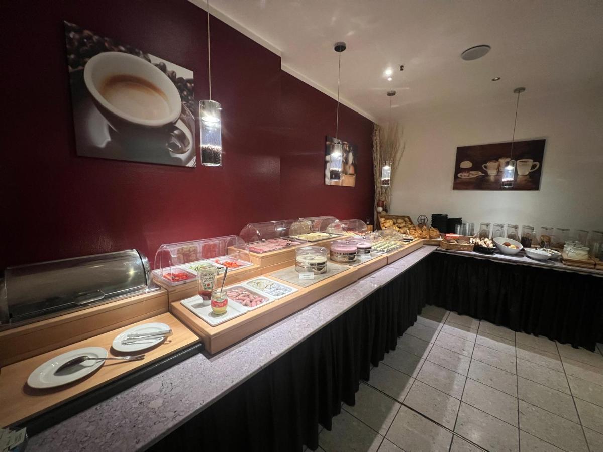 Hotel Mozart Traunreut Buitenkant foto